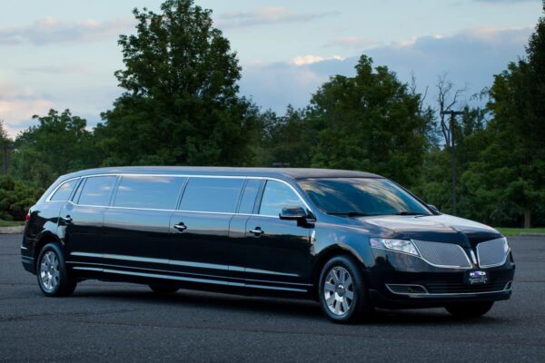 LINCOLN MKT LIMO - Imagen 3